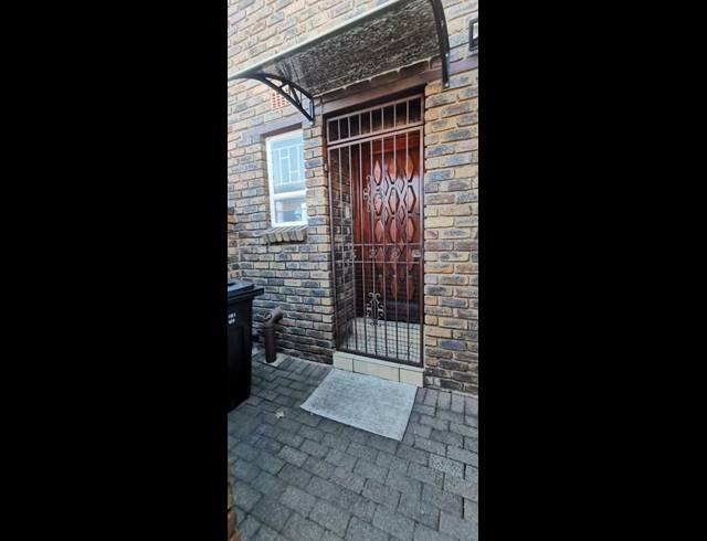 3 BEDROOM TOWNHOUSE FOR SALE IN FLORIDA